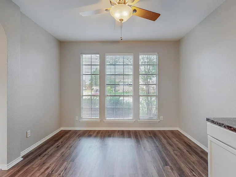 4134 Petersburg Dr — Photo 7
