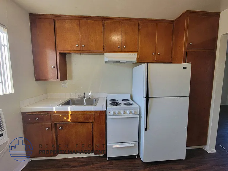 13921 Normandie Ave. — Photo 10