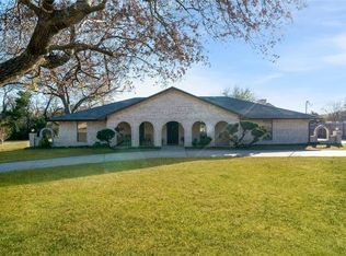 324 Shady Brook Dr, Cedar Hill, TX 75104