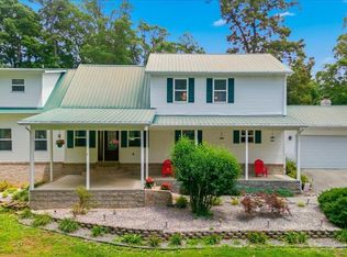 330 Sandalwood Ln, Dandridge, TN 37725