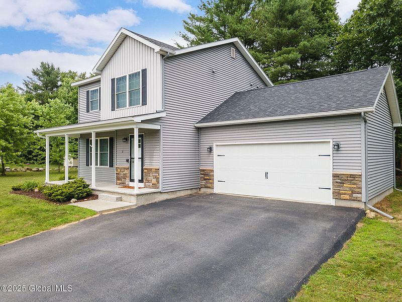 3rd image of 5 Heather Lane