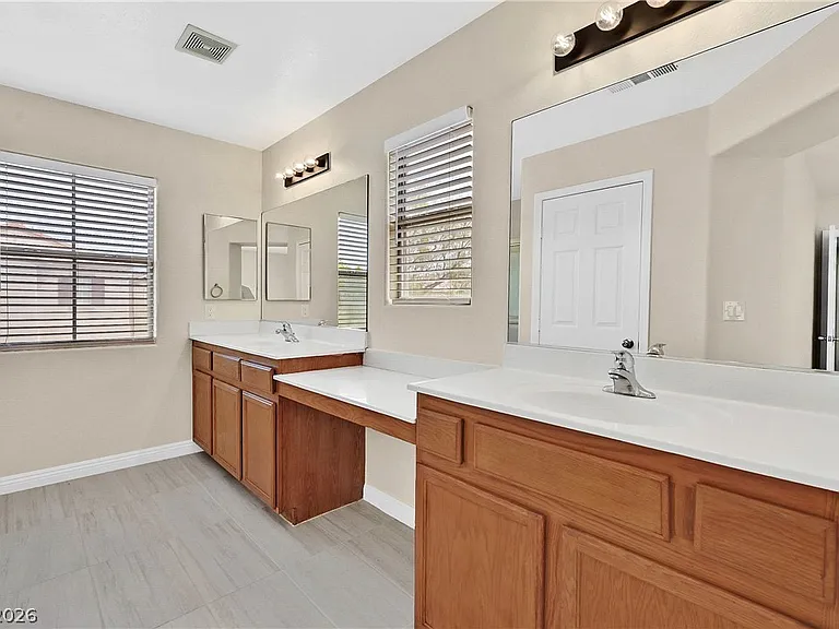 6355 Urban Creek Ct — Photo 13