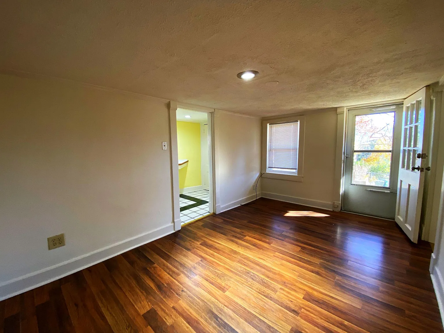 1 bed, 300 sqft, $800 — Photo 4
