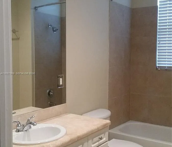1236 NE 14th Ave — Photo 7