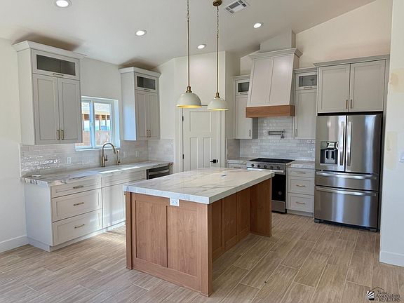 5th image of 10801 E 46th Pl