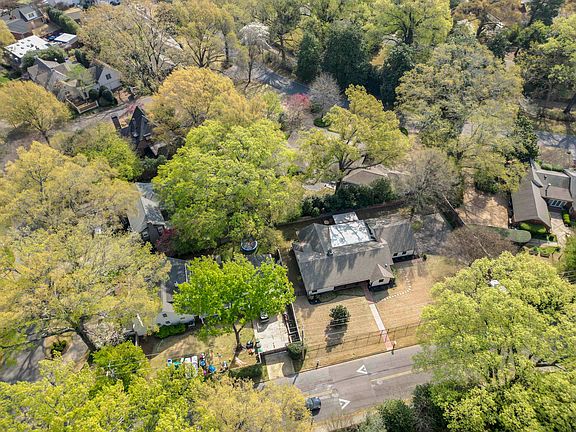 2nd image of 260 S Fenwick Rd