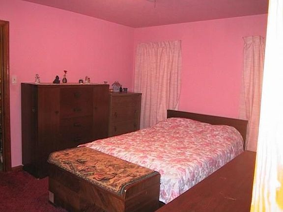 2nd image of 2440 Woodrow Dr