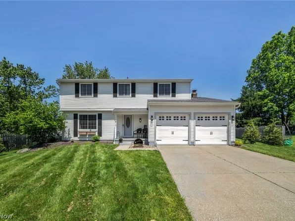 817 Glencairn Ln, Brunswick, OH 44212