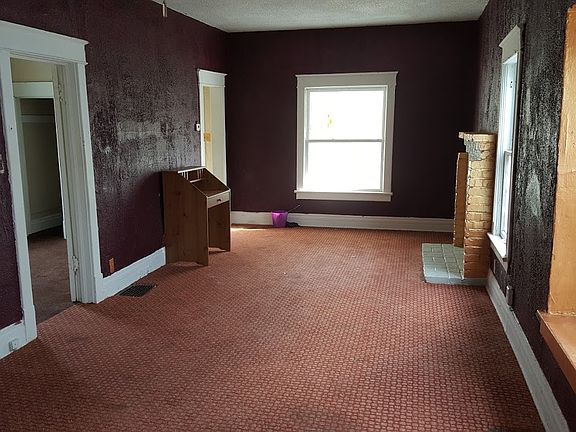 3rd image of 4220 Forest Ave
