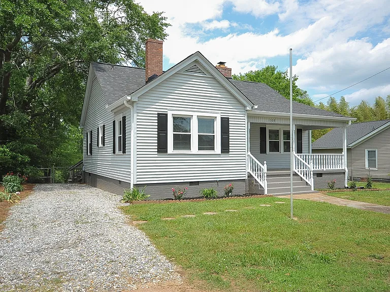 1308 Apalache St — Photo 7