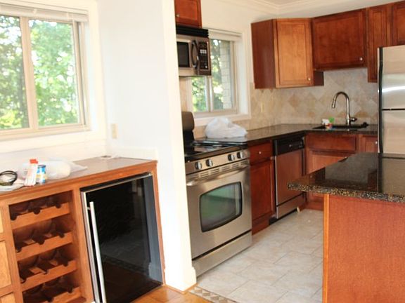 3rd image of 1415 N Oak St APT 303