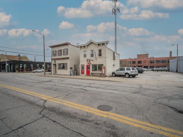 904 South 1st STREET, Milwaukee, WI 53204