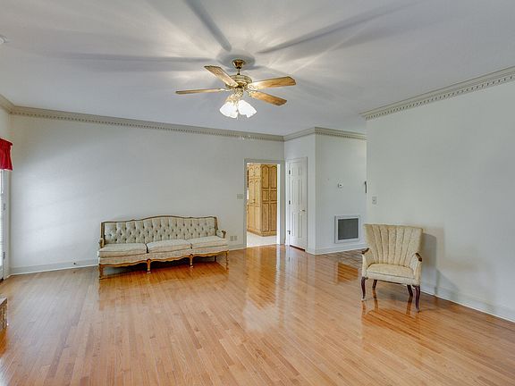 5th image of 429 Stonemeadow Rd