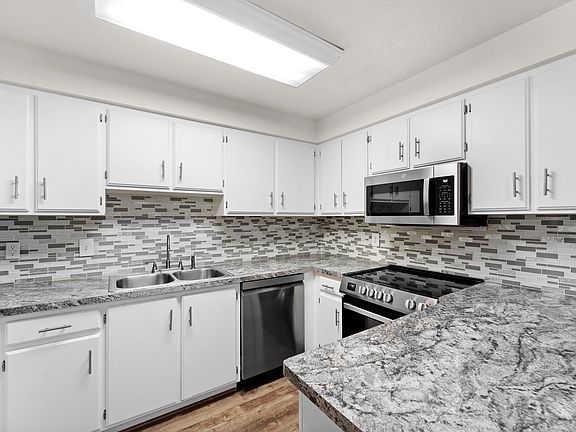 5th image of 148 N Garden Park Dr W