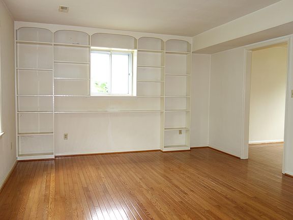 5th image of 1864 Cranwell Dr