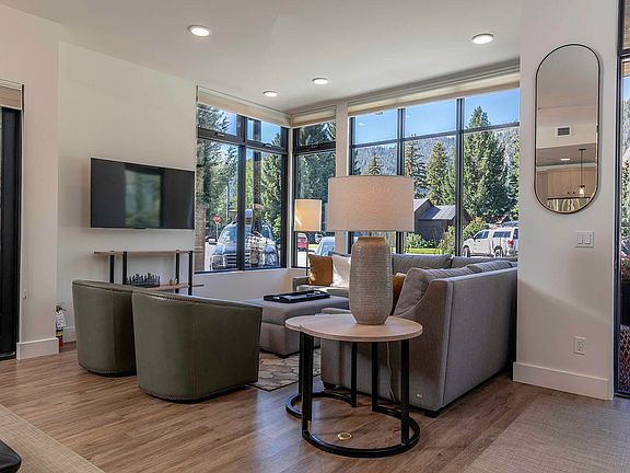 3rd image of 660 1st Ave N #101