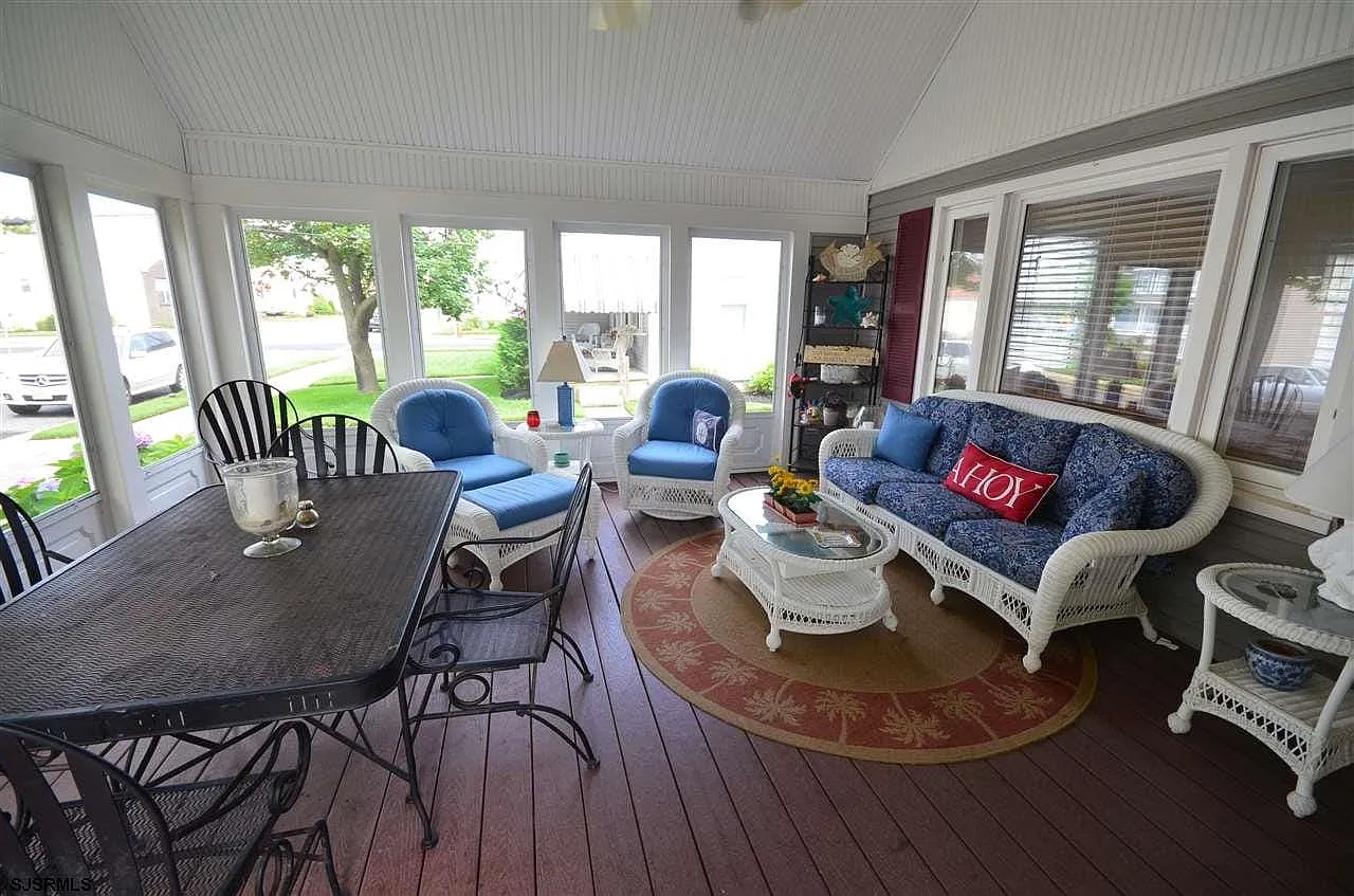5 bed, 2.0 bath, $20,000 — Photo 2