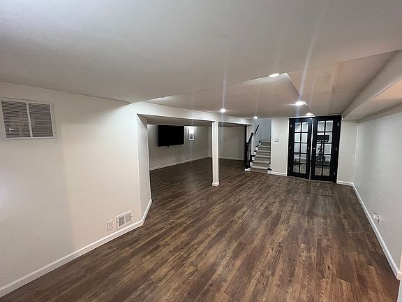 3rd image of 153 Huntleigh Dr