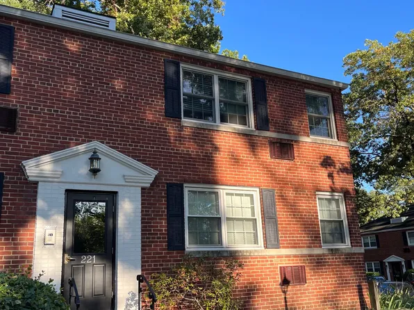 221 N George Mason Dr APT 3, Arlington, VA 22203
