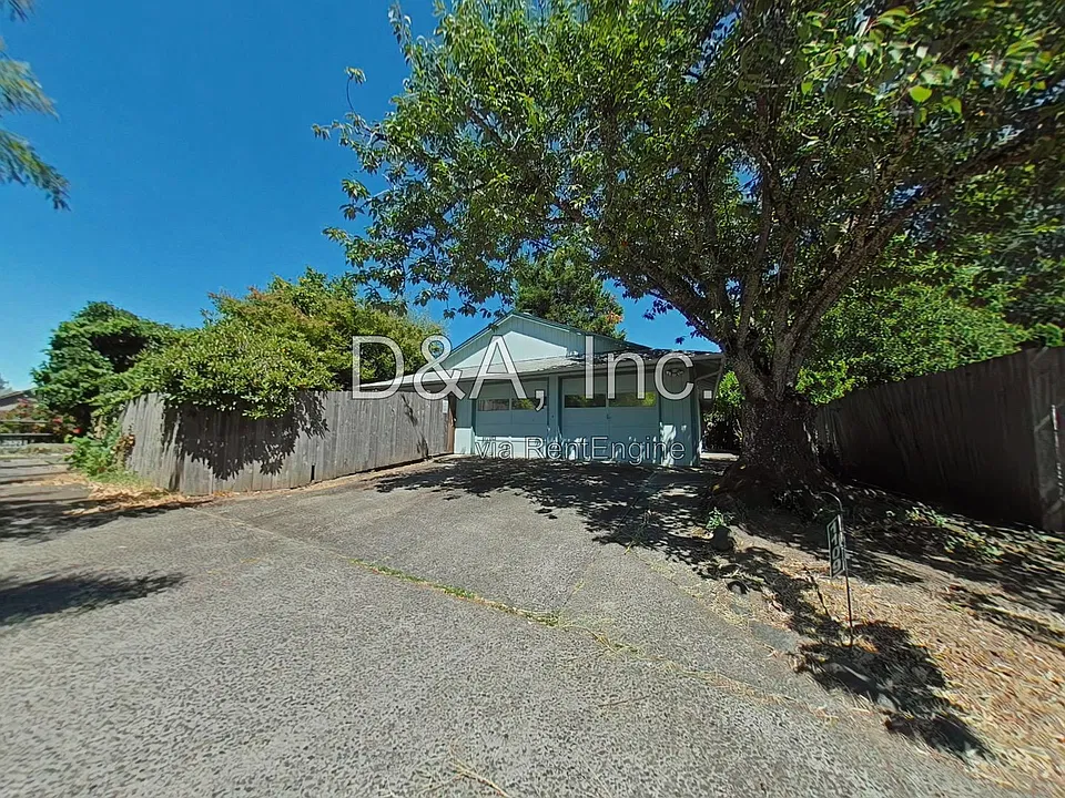 1109 SE Bell Ave