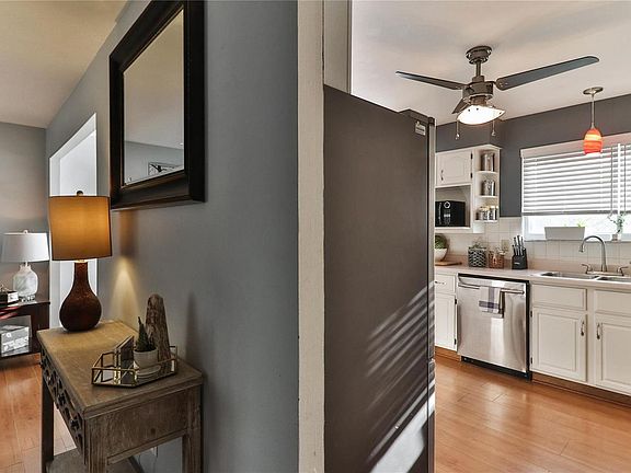 5th image of 2432 Wesbay Dr