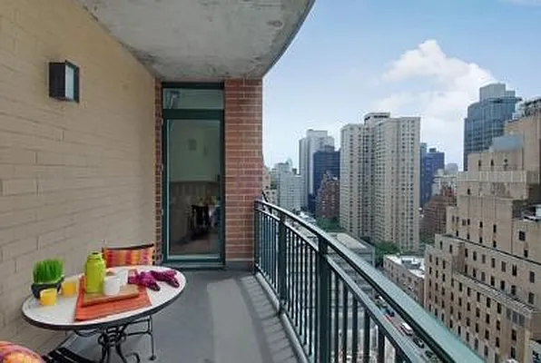 Rented by Corcoran | media 30