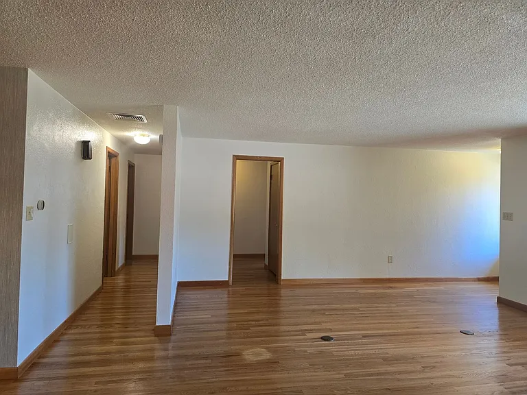 1012 N Villard St — Photo 7