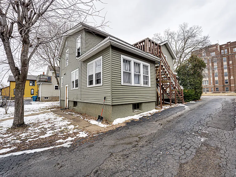 426 N Lake St #3 — Photo 1