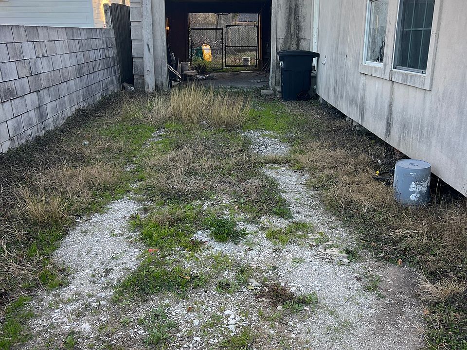 2nd image of 2607 Boss St