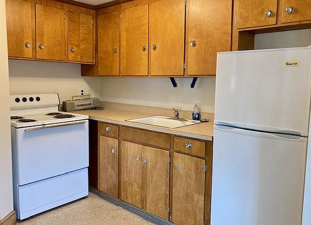 1st image of 52 South St #1