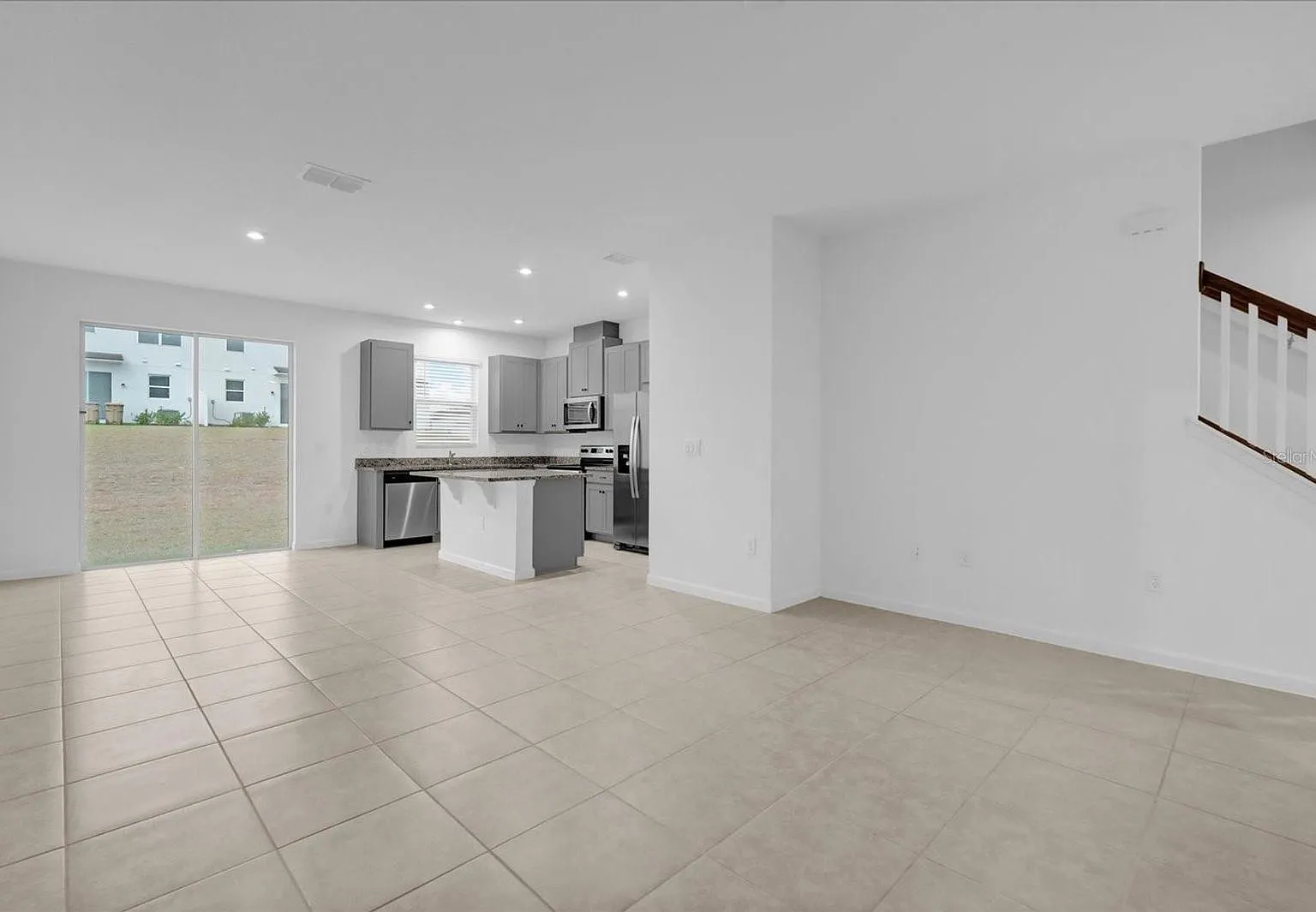 3 bed, 2.5 bath, 1556 sqft, $2,500 — Photo 3