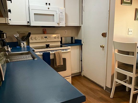 3rd image of 8 Tideview Path APT 7
