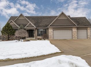 1604 Redwood Ln SW, Rochester, MN 55902