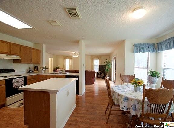 2nd image of 2306 Newoak Park