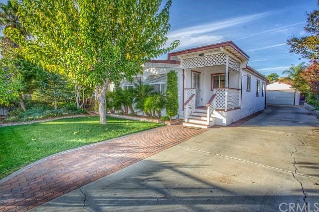 Beautiful Landscaped Front Yard