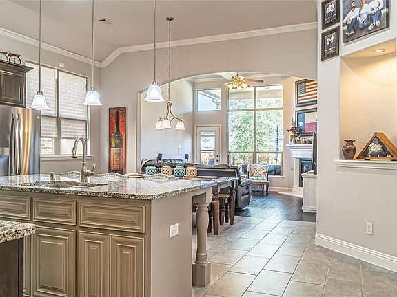 4th image of 1025 Olivia Dr