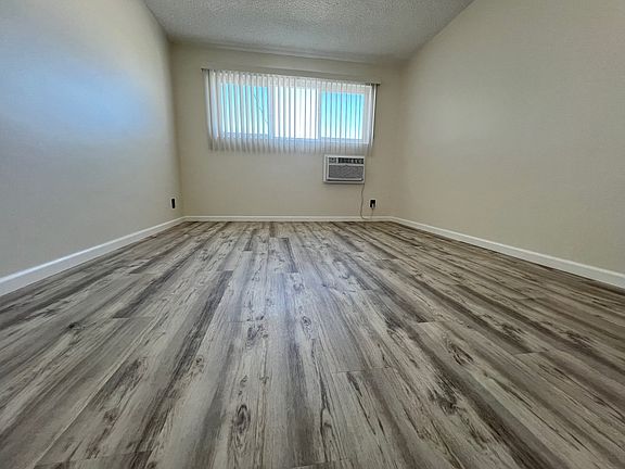 5th image of 5430 Corteen Pl APT 19