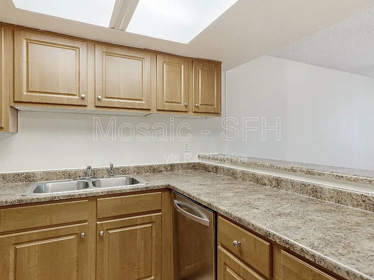 3810 N Maryvale Pkwy #1050 — Photo 6