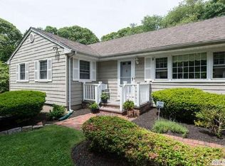 33 W Sanders St, Greenlawn, NY 11740