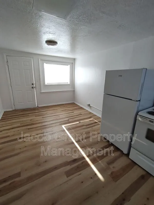 4719 Yellowstone Ave — Photo 3