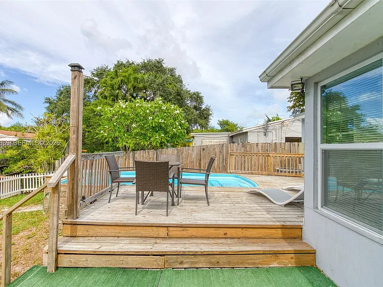 3039 Grant St — Photo 26