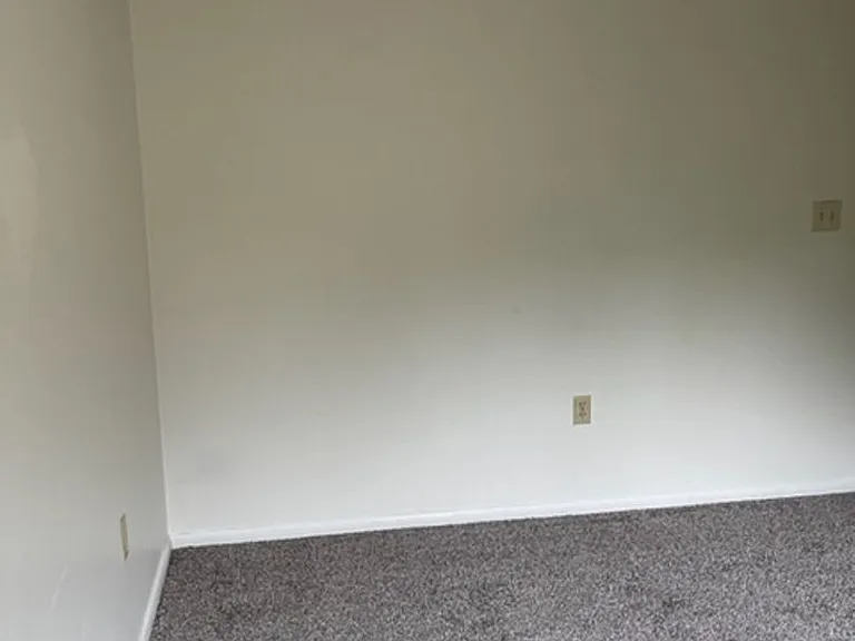 410 N 19th Ave — Photo 10