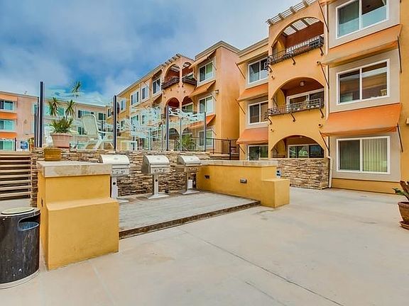 4th image of 860 Turquoise St Unit 324