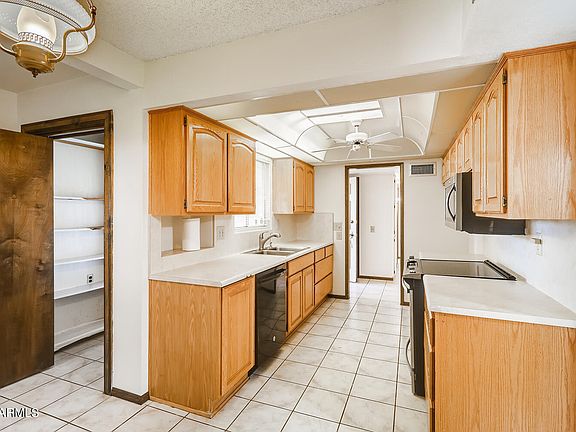 5th image of 10629 W Manzanita Dr