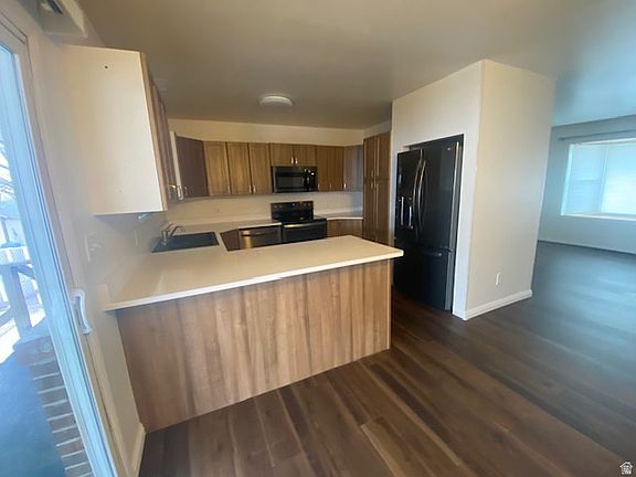 5th image of 315 Giraud Ave