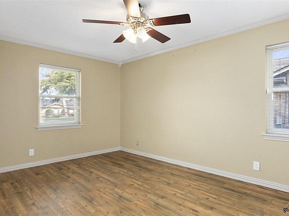 3rd image of 243 N Bay Dr