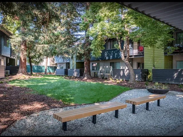 Arbor Walk — Photo 9