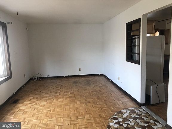 3rd image of 9016 Harvey Ave