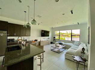 435 SW 113th Ln, Pembroke Pines, FL 33025