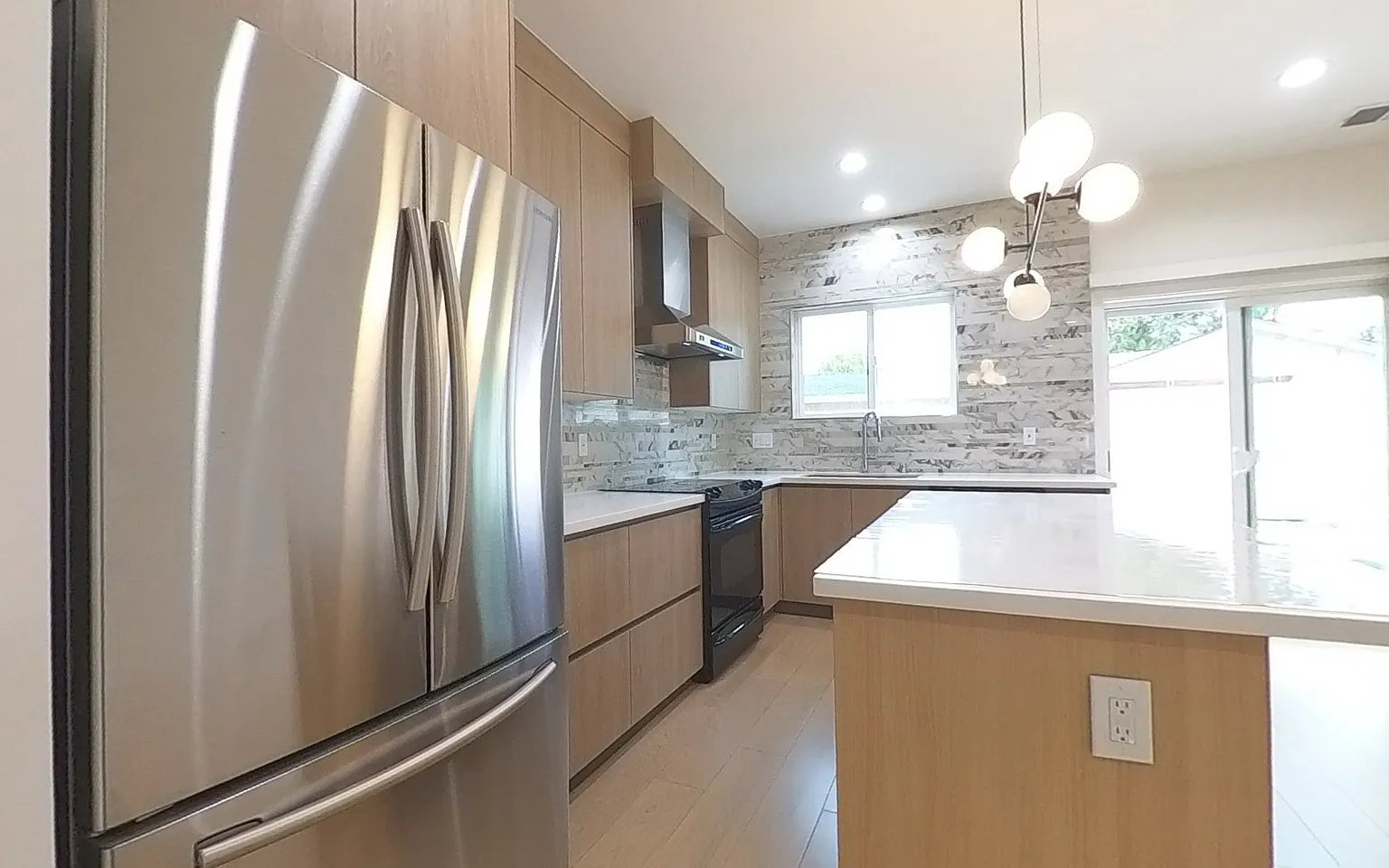 3 bed, 1200 sqft, $4,000 — Photo 4